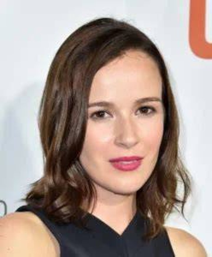 Claire van der Boom Biography, Age, Height, Husband, Net Worth, Family