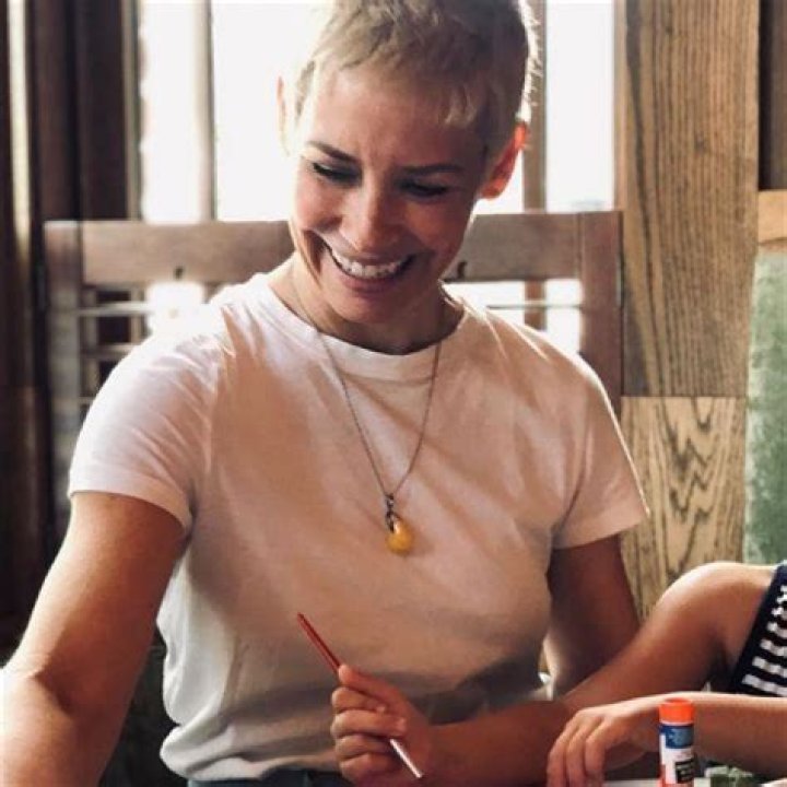 Clare Louise Turton Biography, Age, Height, Husband, Net Worth, Family