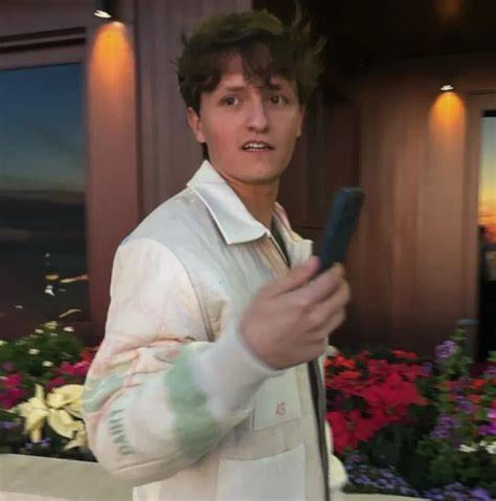 Connor Wood Biography, Age, Height, Wife, Net Worth, Family