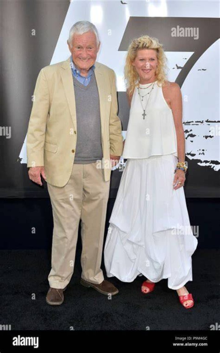 John D. Arnold Biography, Age, Height, Wife, Net Worth, Family