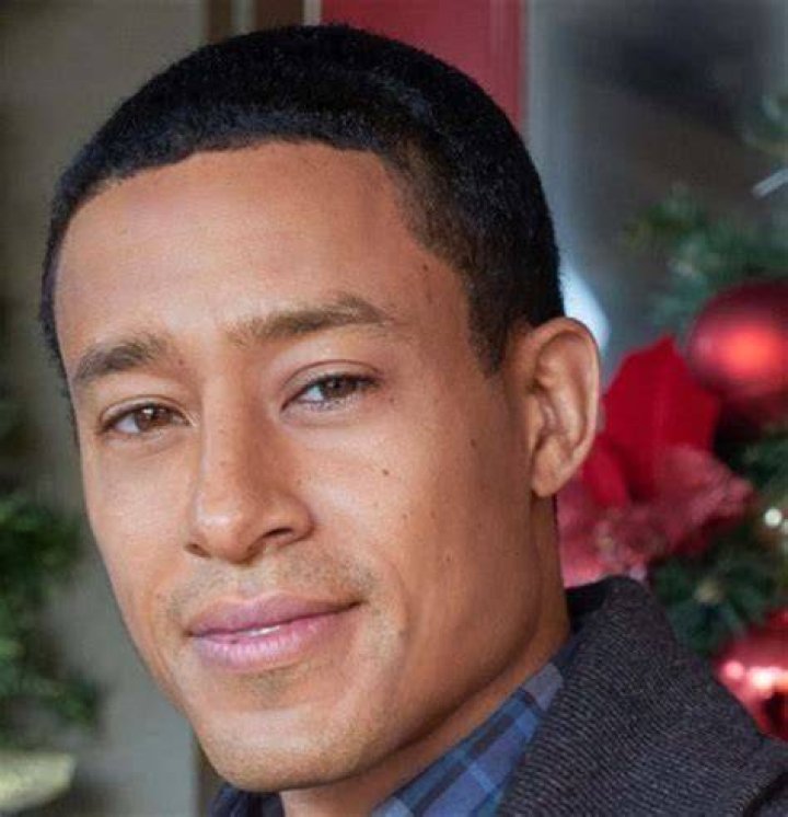 Larry Brooks Biography, Age, Height, Wife, Net Worth, Family