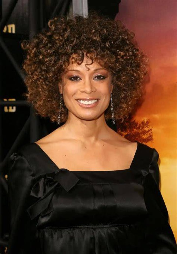 Valarie Pettiford Biography, Age, Height, Husband, Net Worth, Family